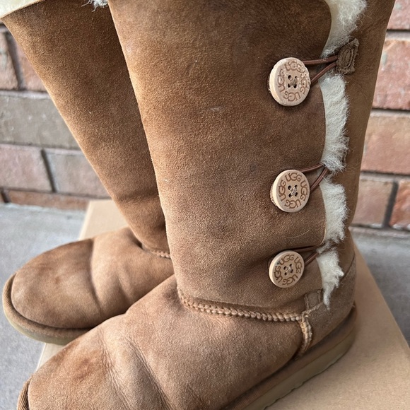 Kids Bailey button triplet Ugg boot - Picture 6 of 7
